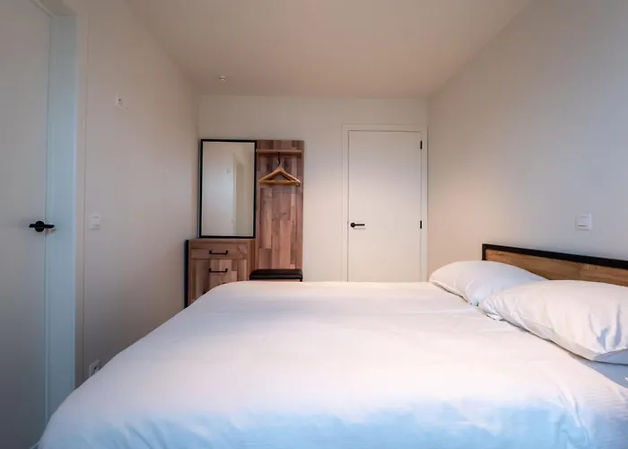 Elyana With Balcony By Interhome * 布兰肯贝赫